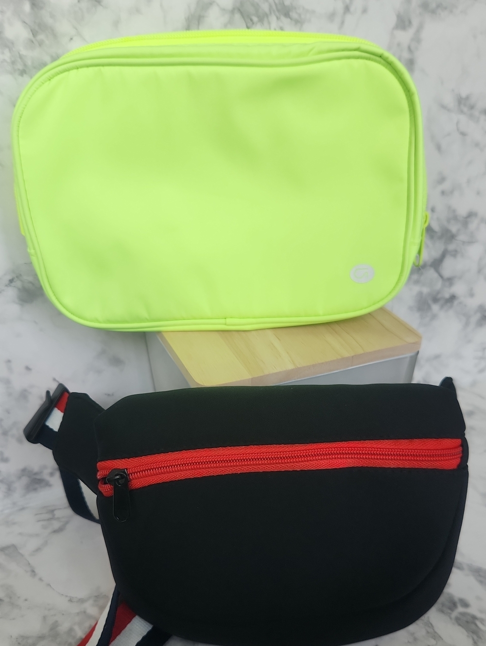 2 Belt Bags- Gap And La Express